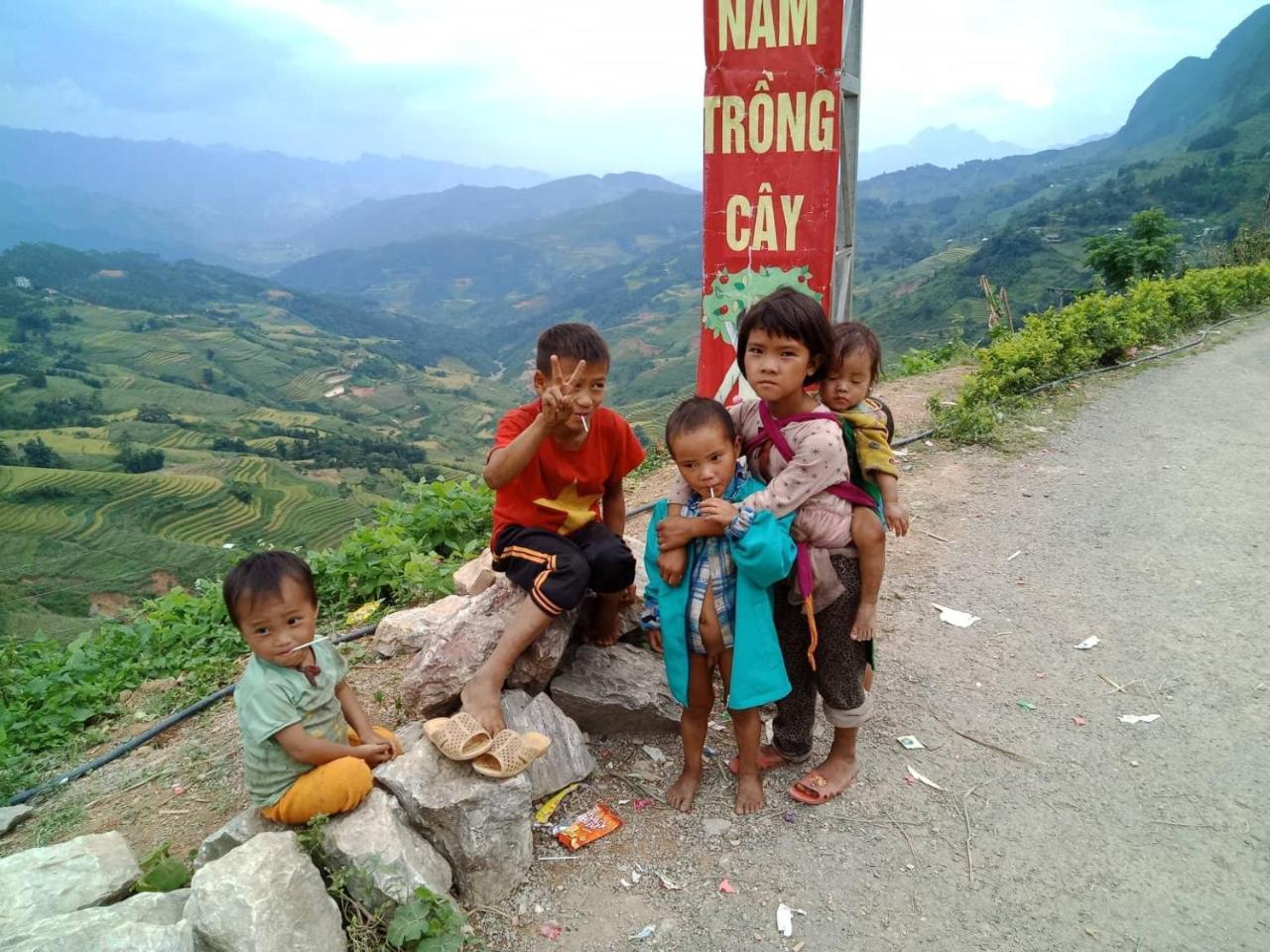 10Am Hostel Ha Giang Exteriör bild